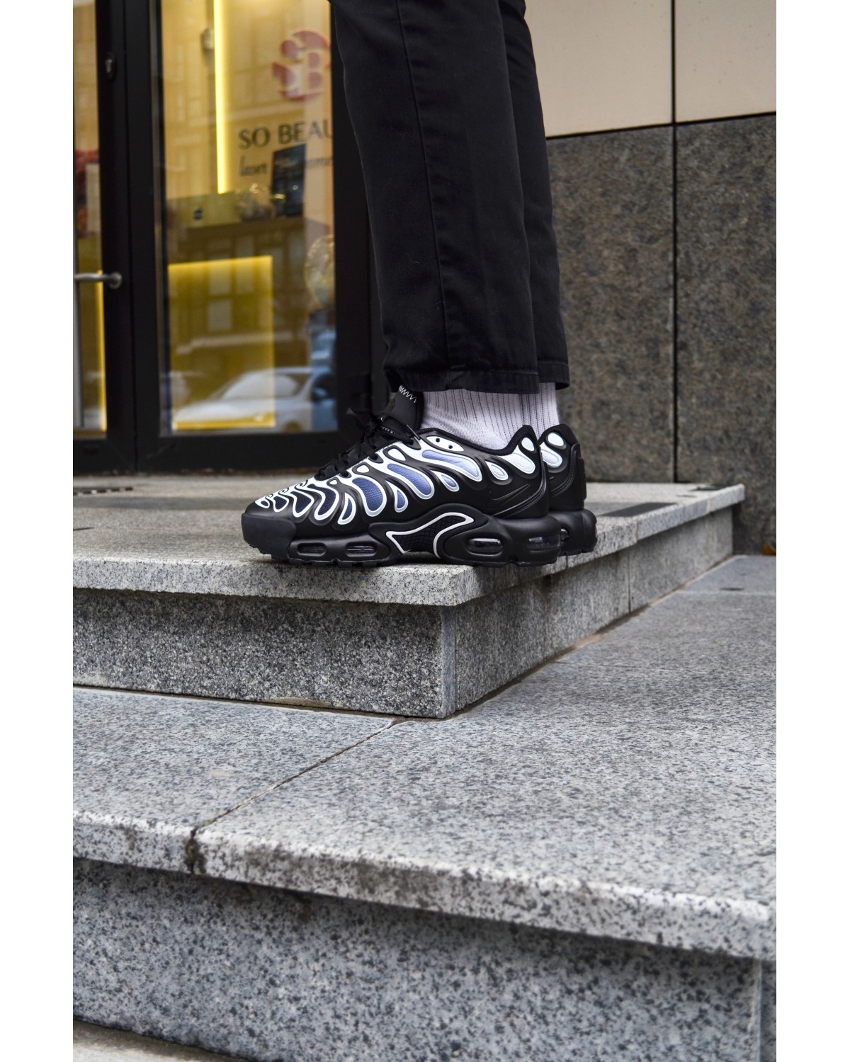 Nike Air Max TN Plus Drift Black White
