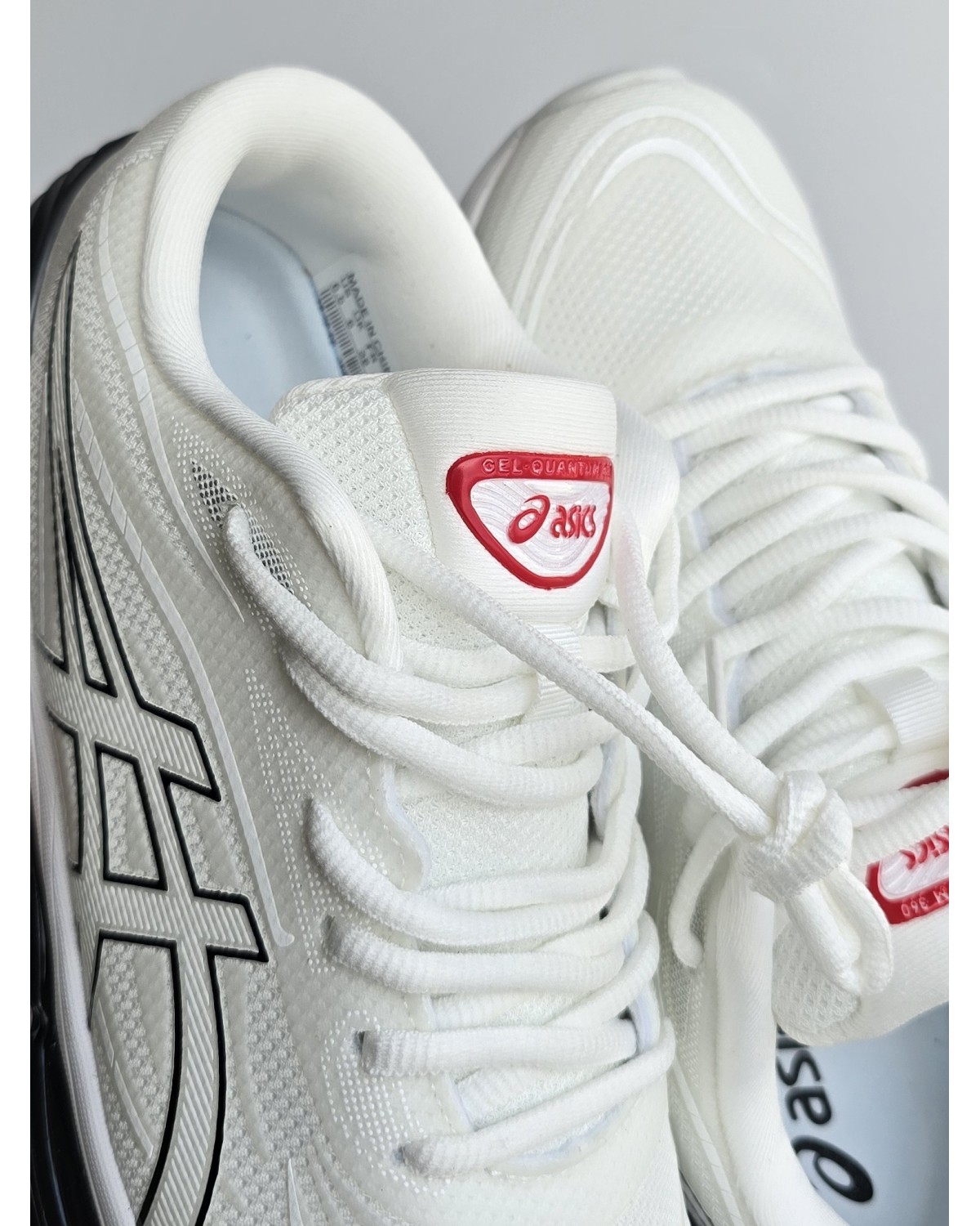 Asics Gel-Quantum 360 White / Black Asics Gel-Quantum 360 White / Black