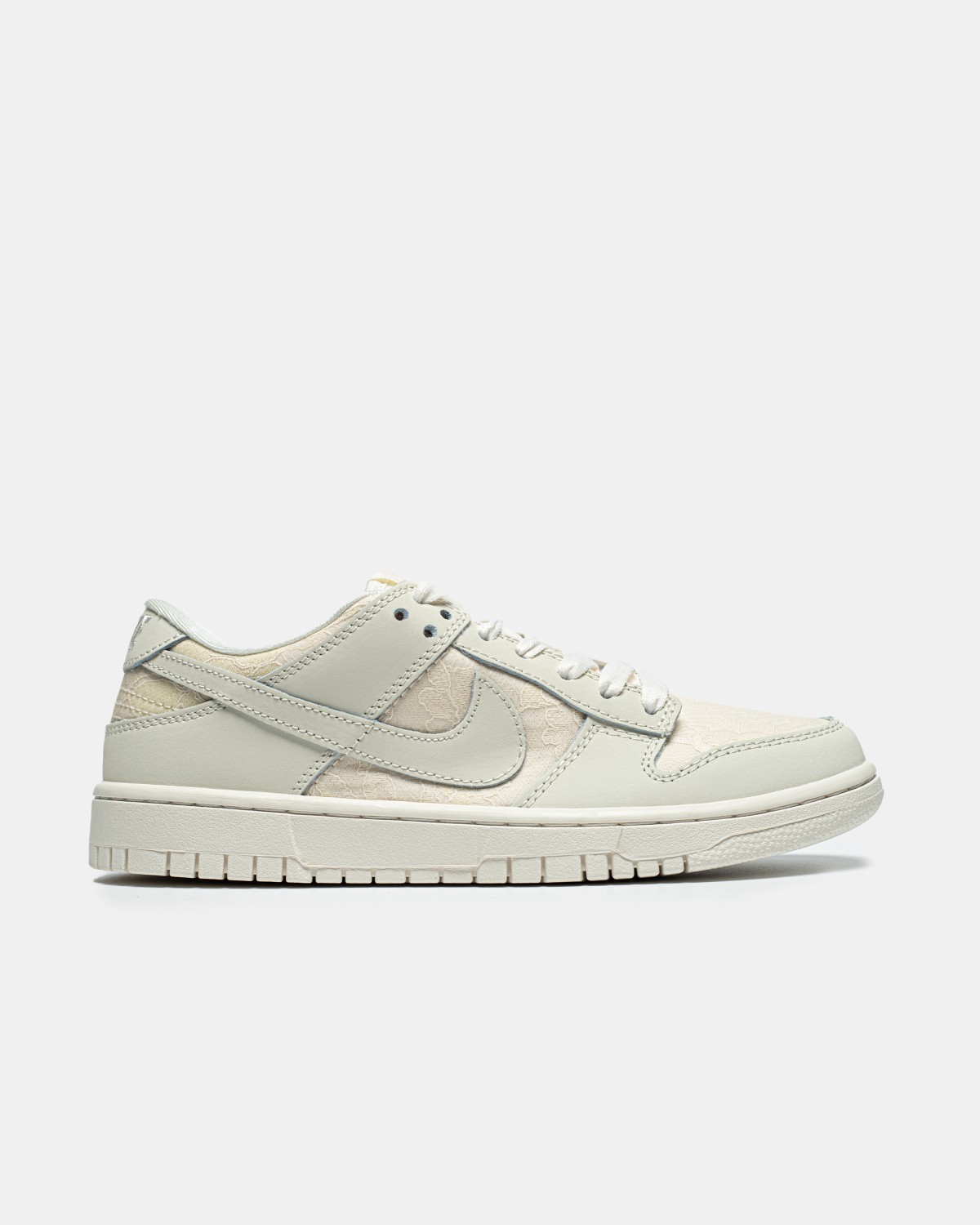 Nike Dunk Low 'Lace Soft Pearl'