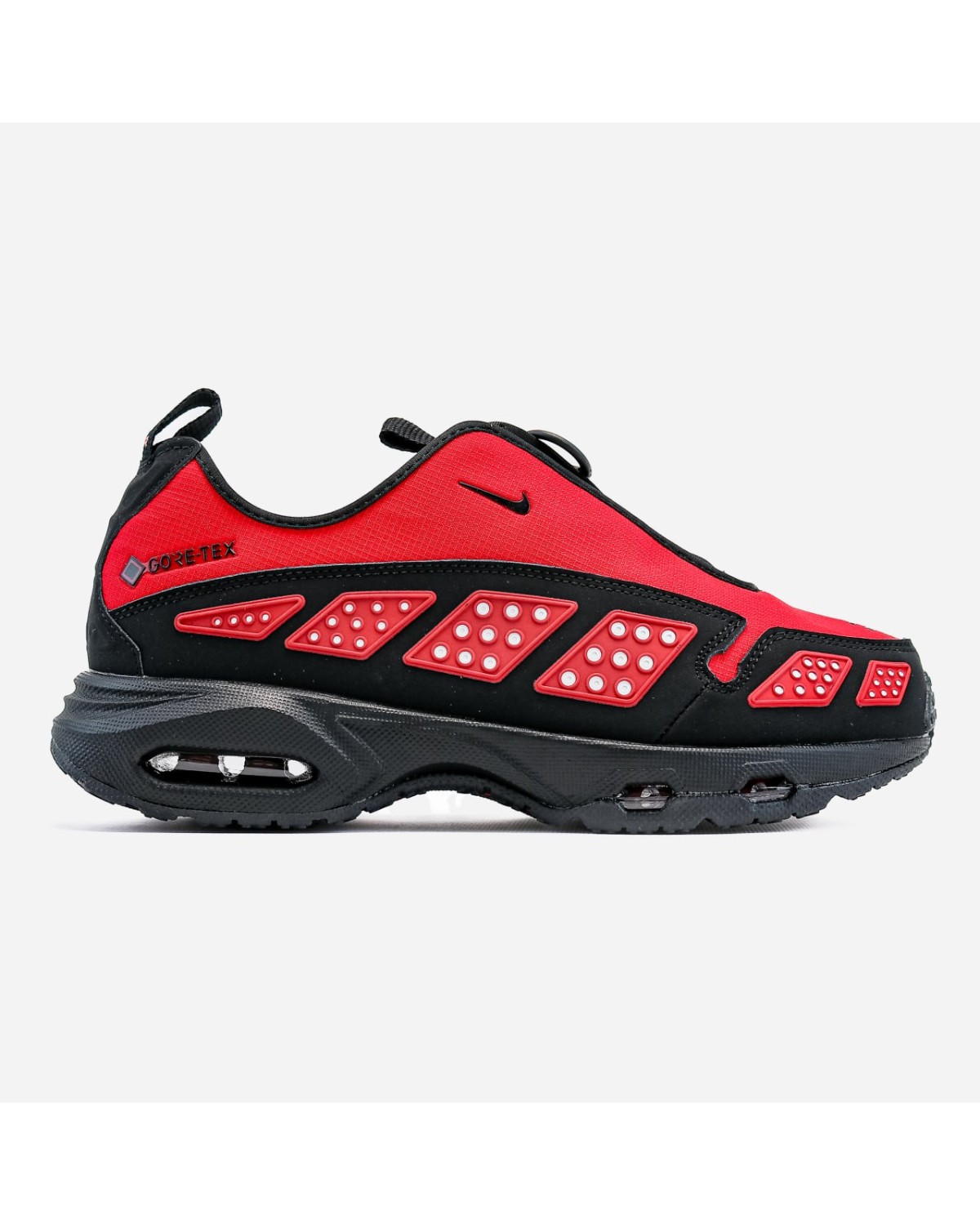 Nike Air Max SNDR Gore-Tex Hyper Crimson