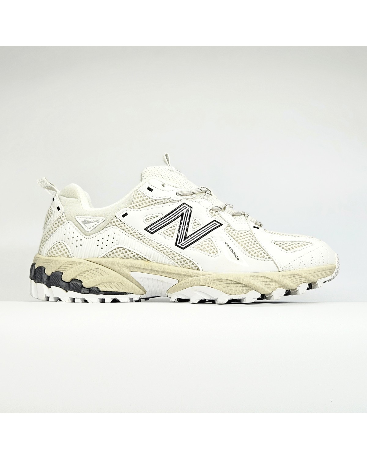 New Balance 610