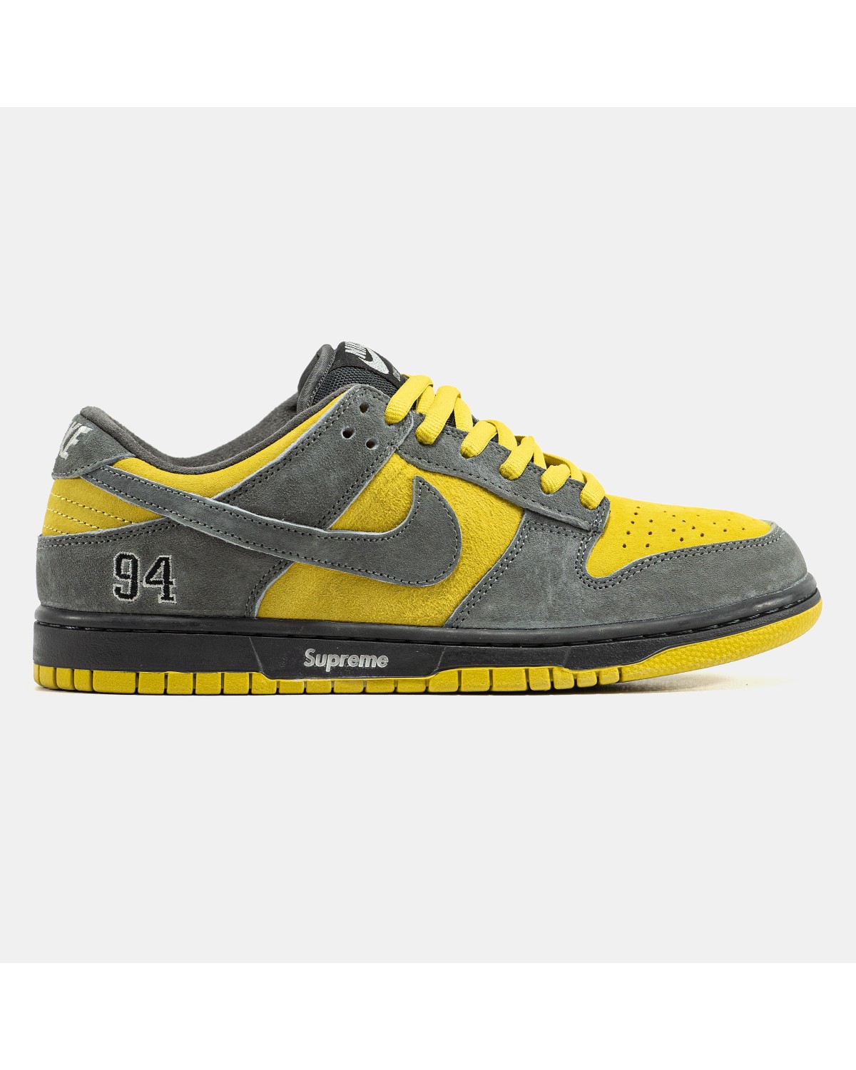 Nike SB Dunk Low x Supreme