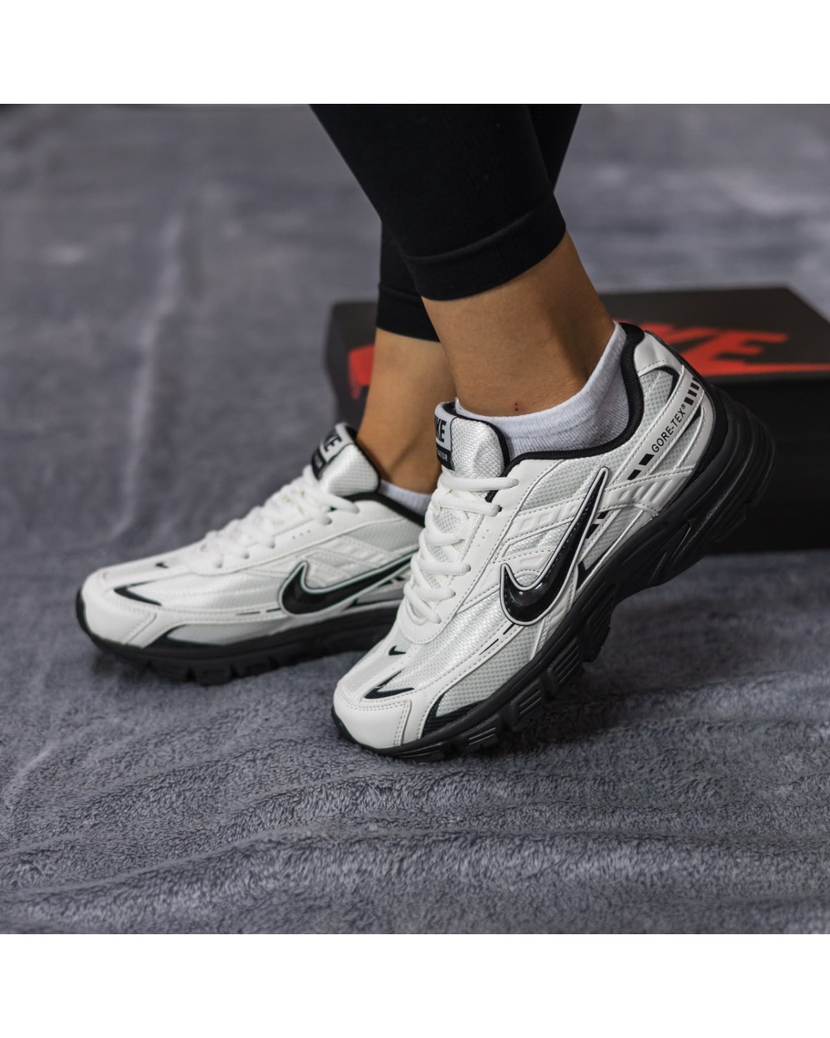 Nike Initiator