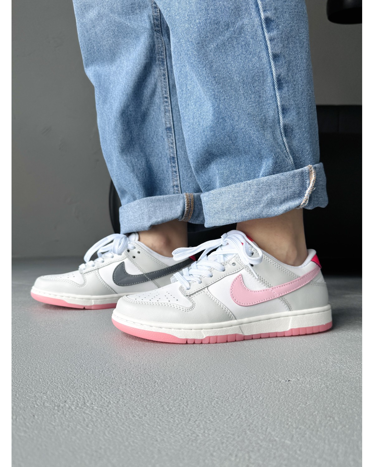 Nike SB Dunk Low Grey White Pink