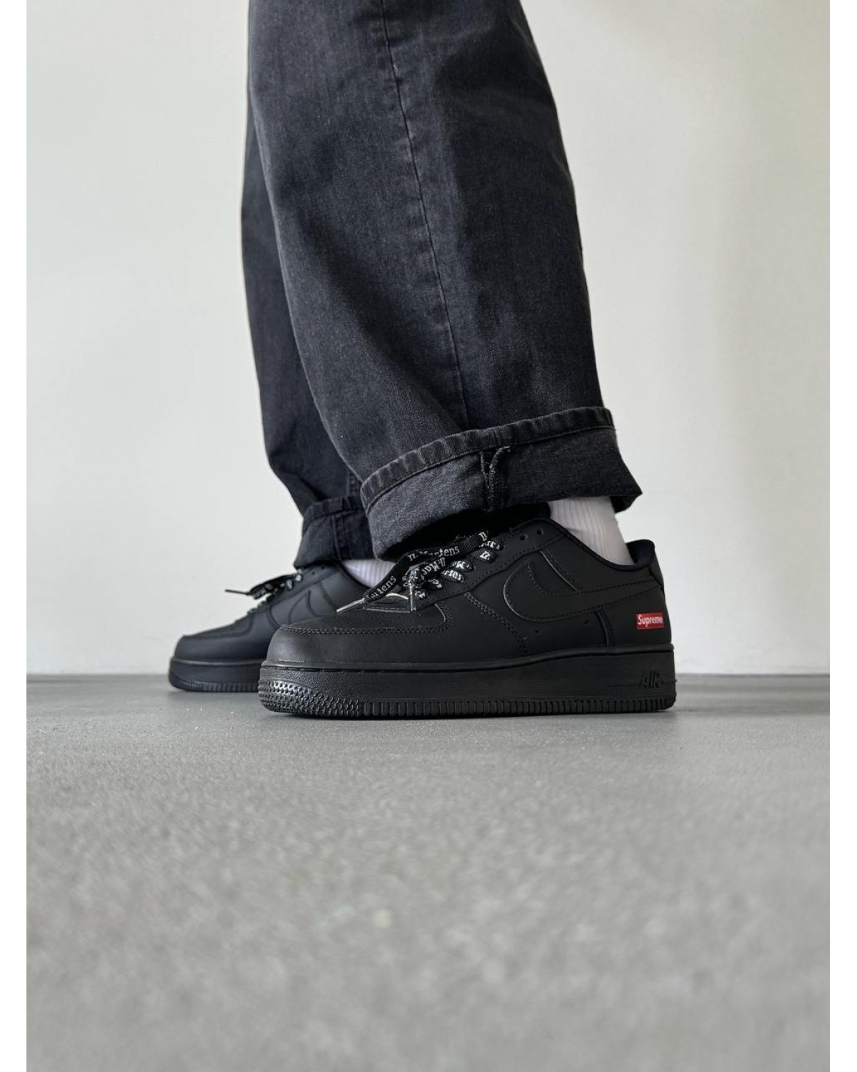 Nike Air Force 1 x Supreme Black Red Nike Air Force 1 x Supreme Black Red