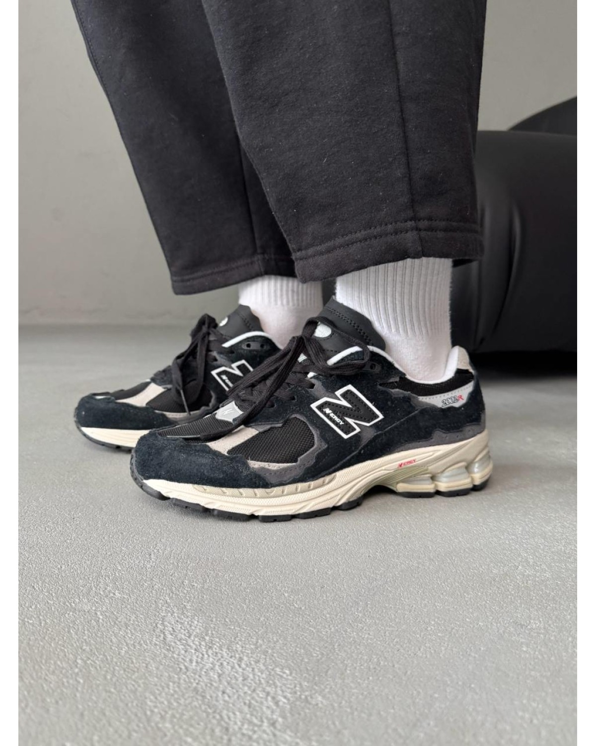 New Balance 2002R Protection Pack Black Grey