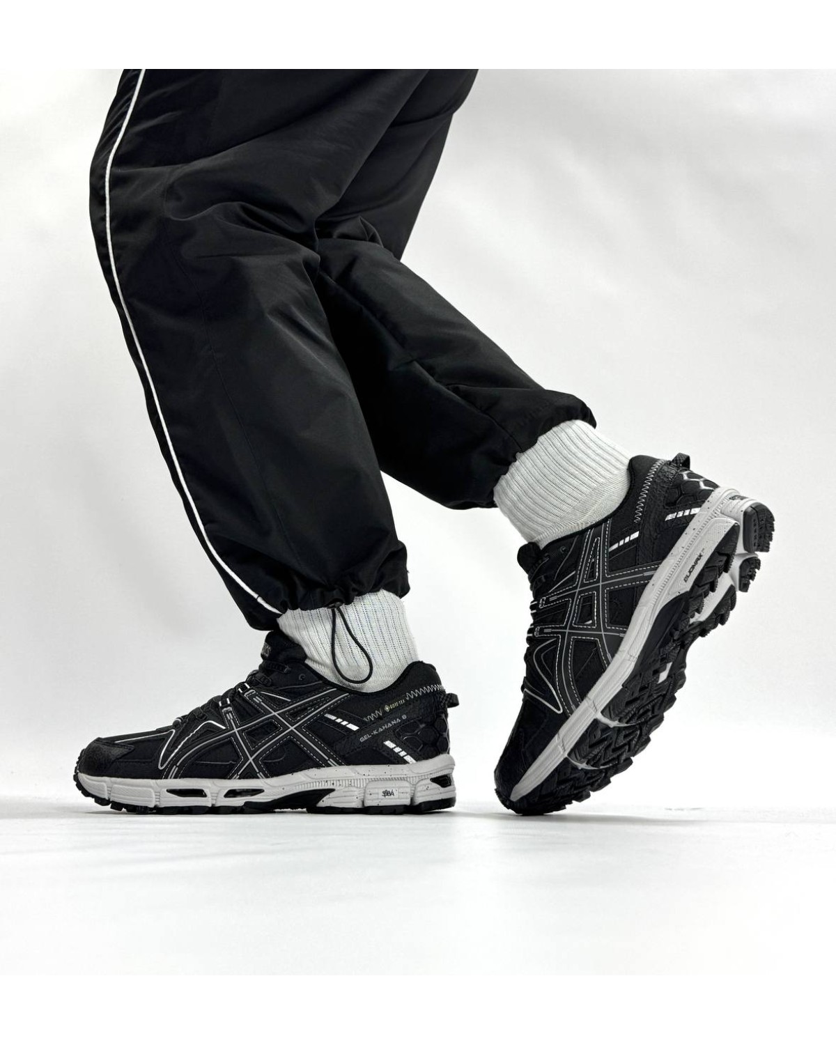 Asics Gel-Kahana 8 Black Grey Gore-Tex