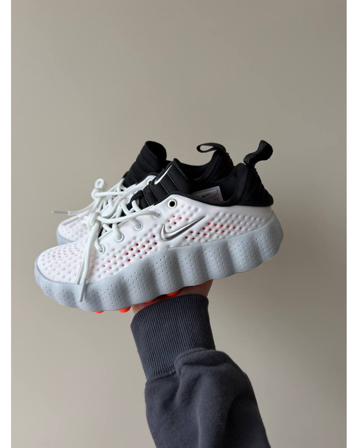 Nike Mind 002 White Black