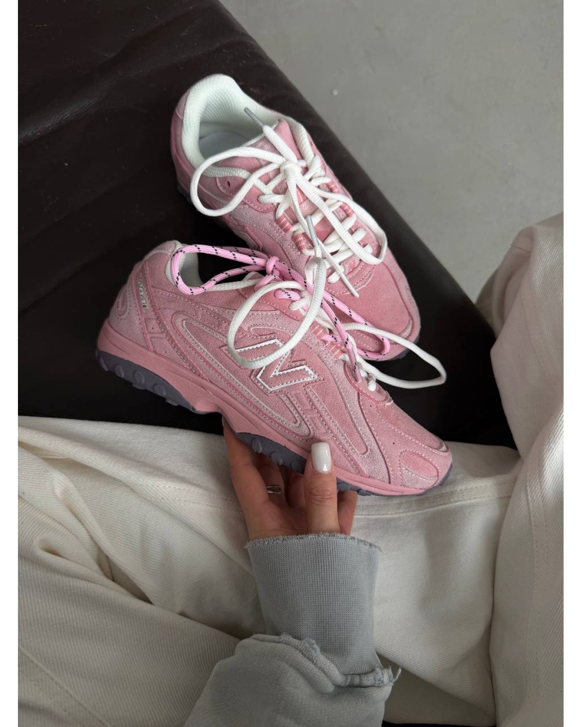 New Balance 204L Pink Suede