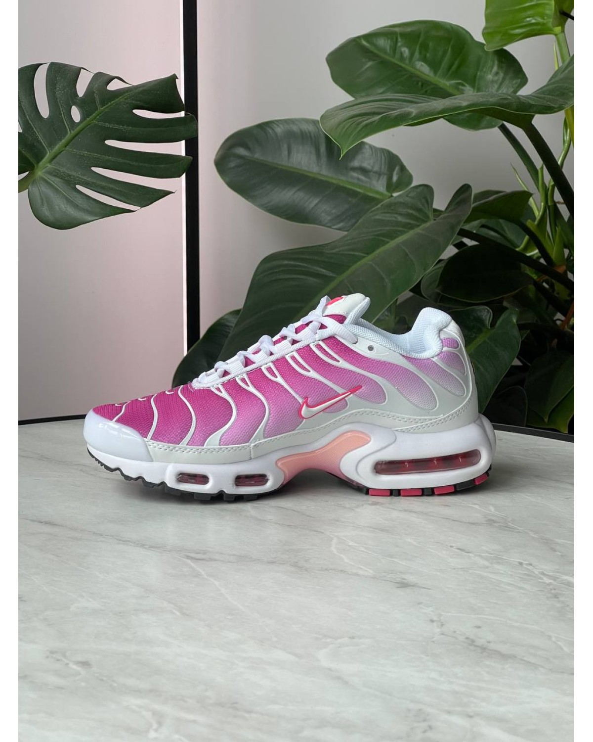 Nike Air Max TN Plus Hot Pink Nike Air Max TN Plus Hot Pink