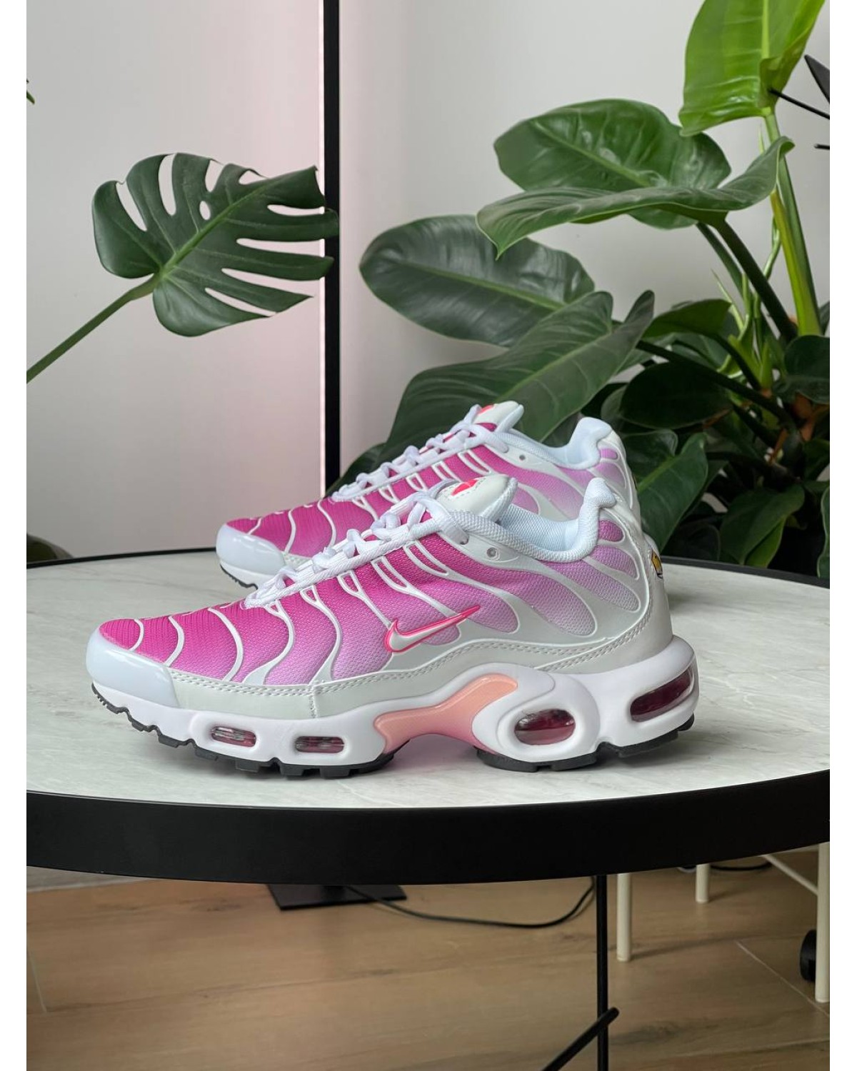 Nike Air Max TN Plus Hot Pink Nike Air Max TN Plus Hot Pink