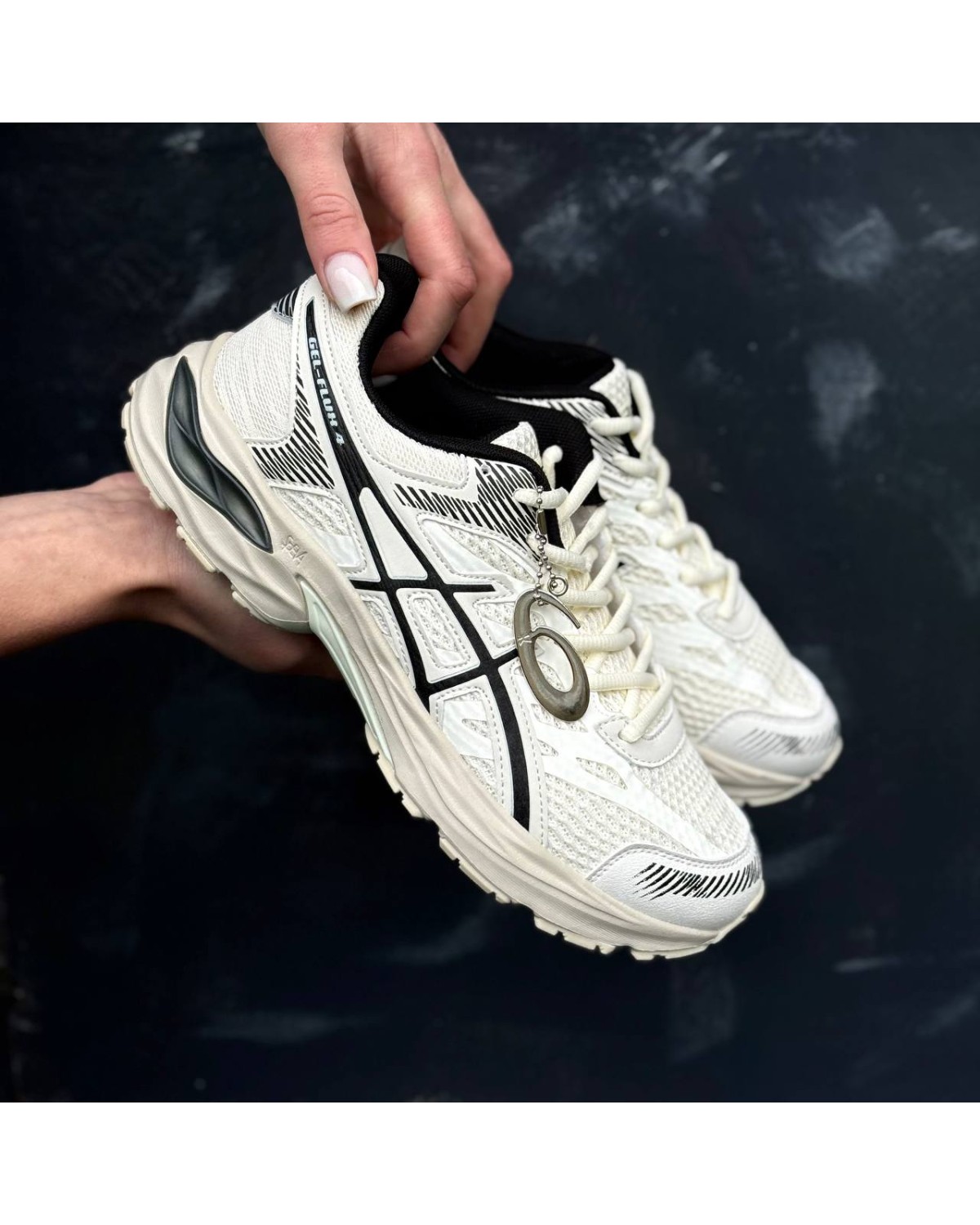 Asics Gel-Flux 4 Beige Black