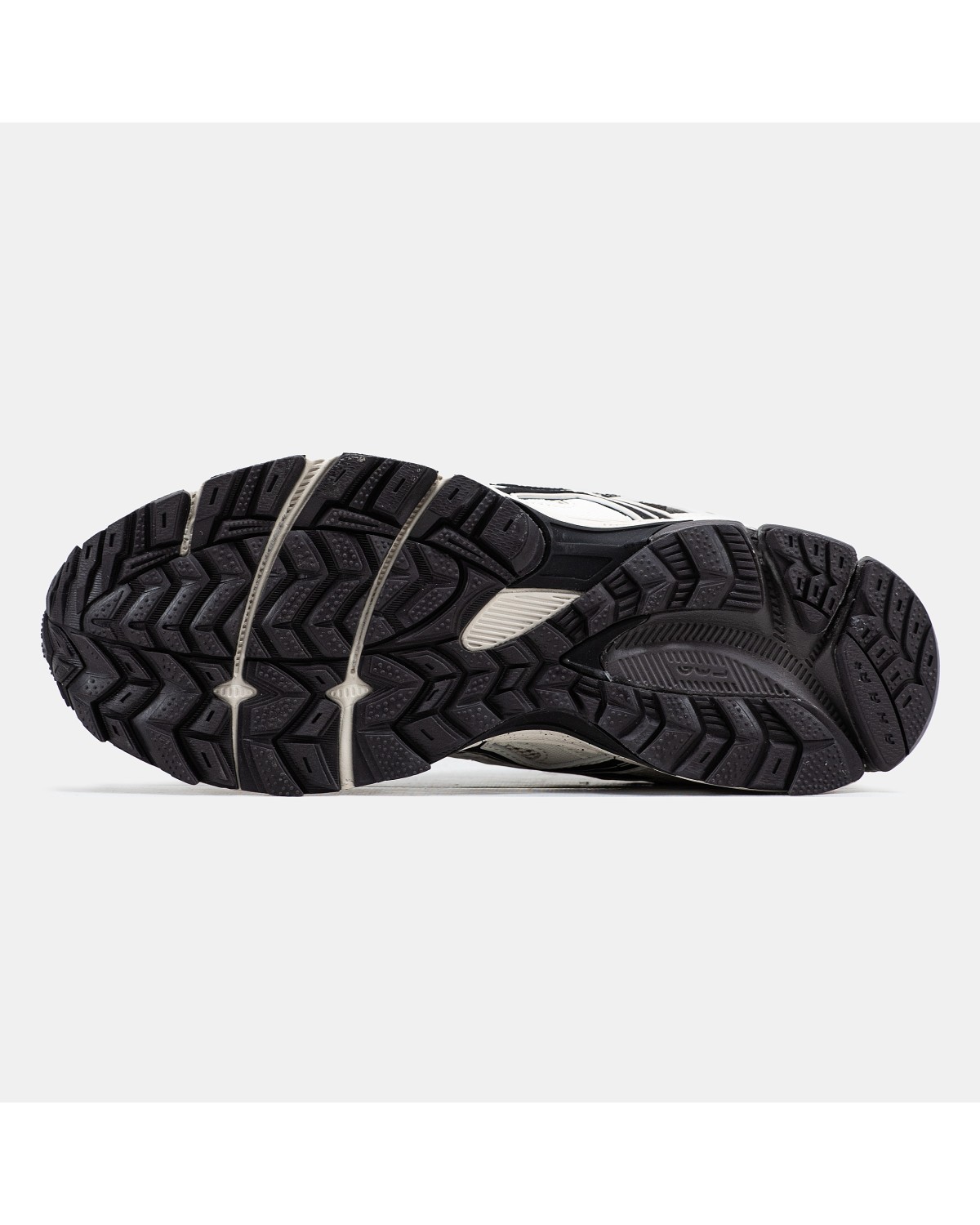 Asics Gel-Kahana 8 White Black Asics Gel-Kahana 8 White Black