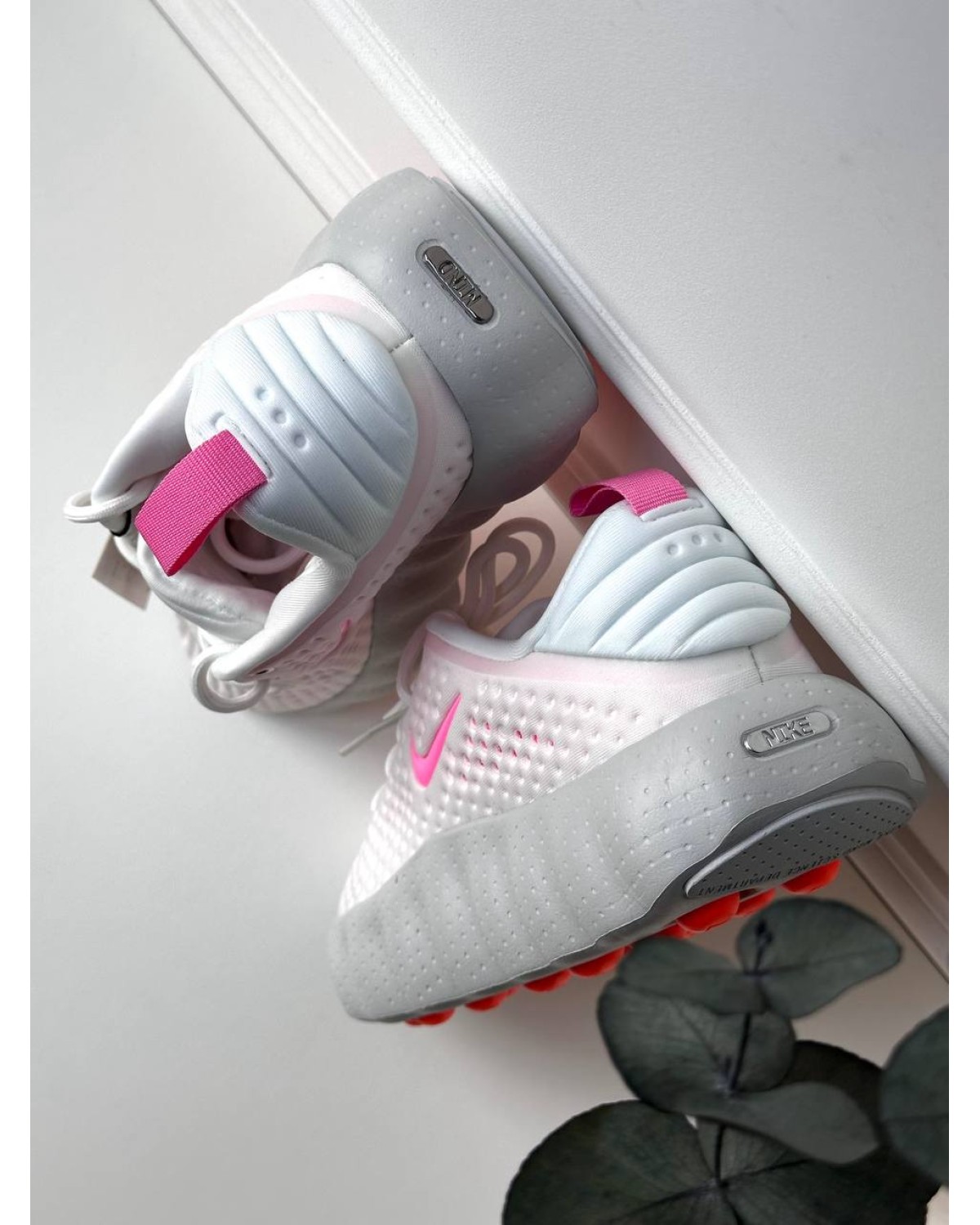 Nike Mind 002 Pink White Nike Mind 002 Pink White