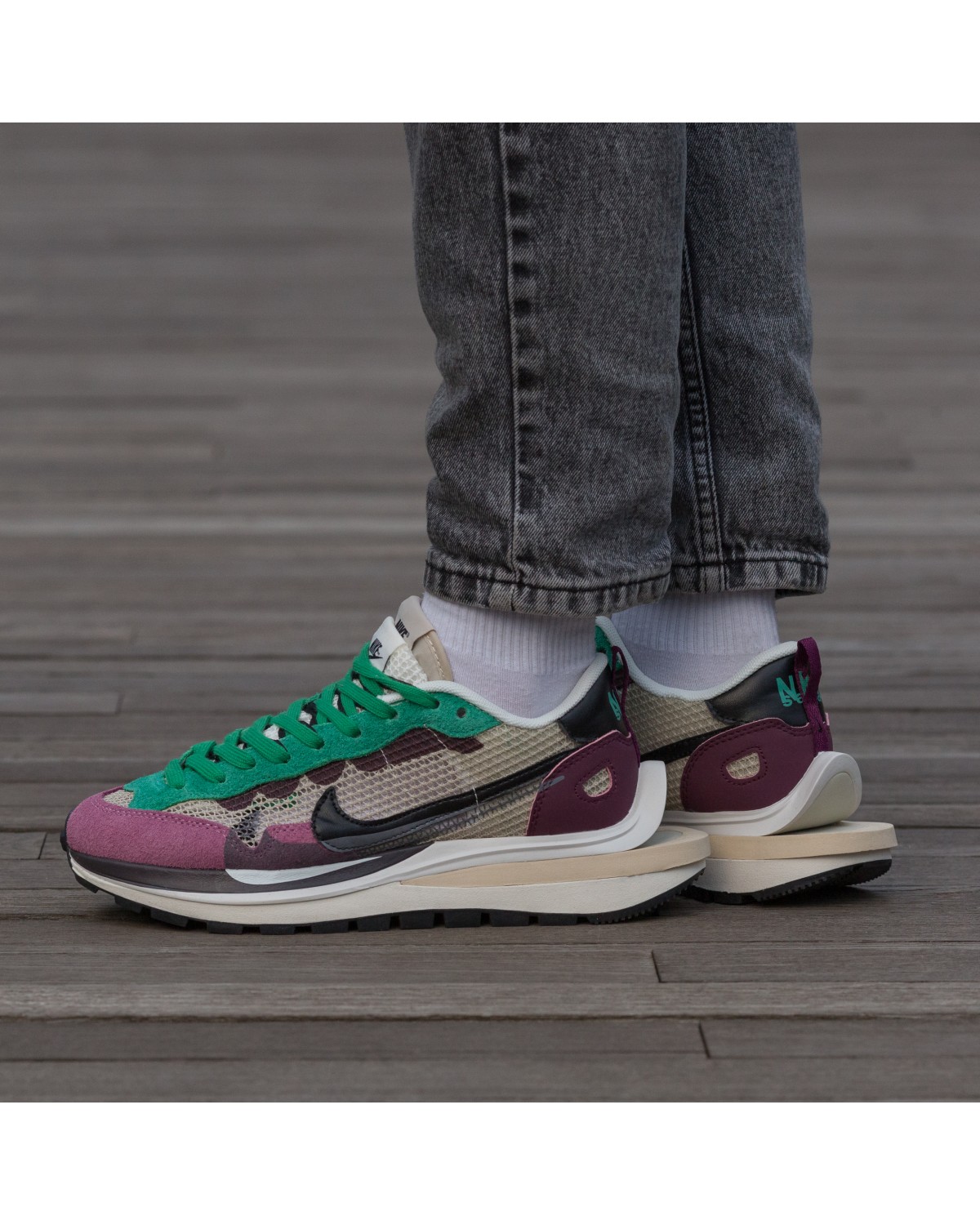 Nike VaporWaffle x Sacai Bordo Beige Green
