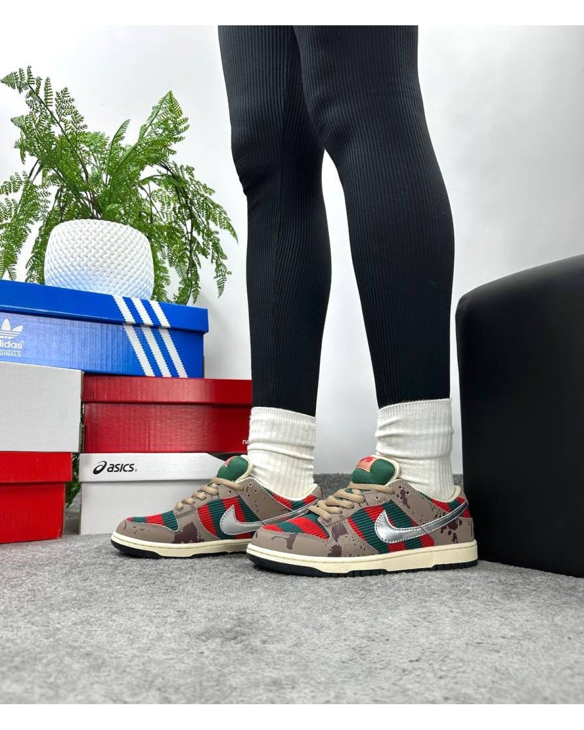 Nike SB Dunk Low Fraddy Krueger