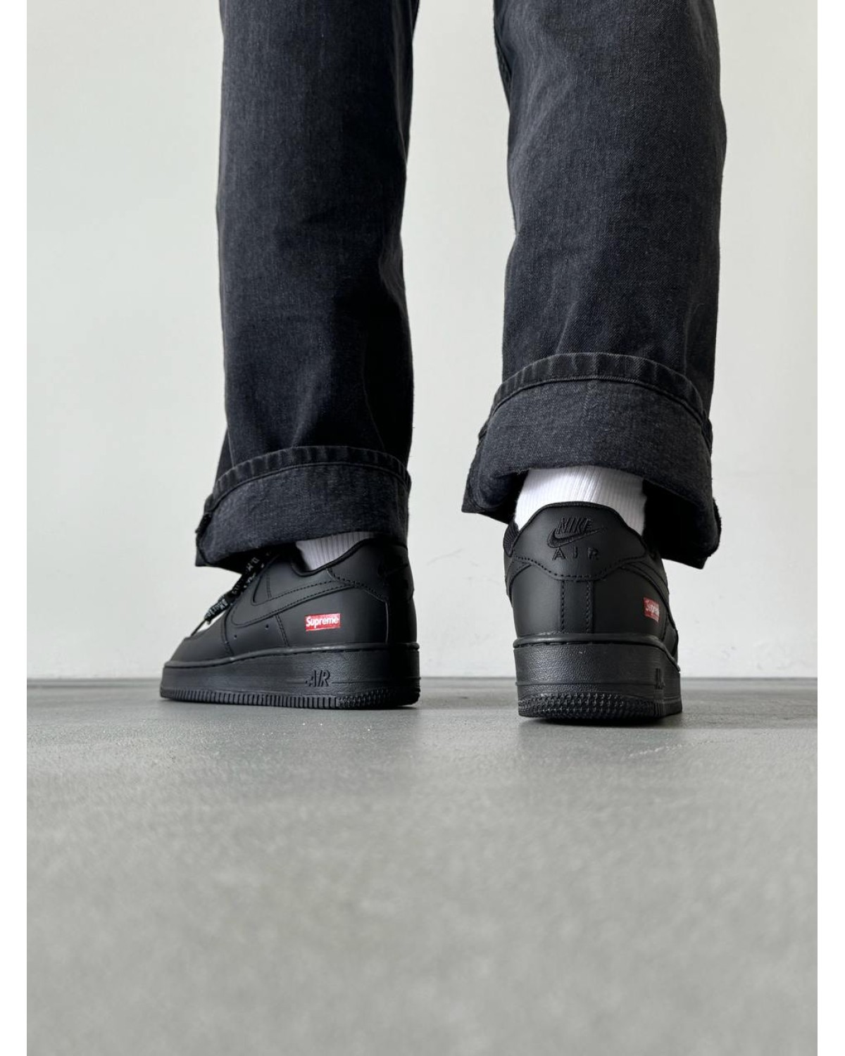 Nike Air Force 1 x Supreme Black Red Nike Air Force 1 x Supreme Black Red