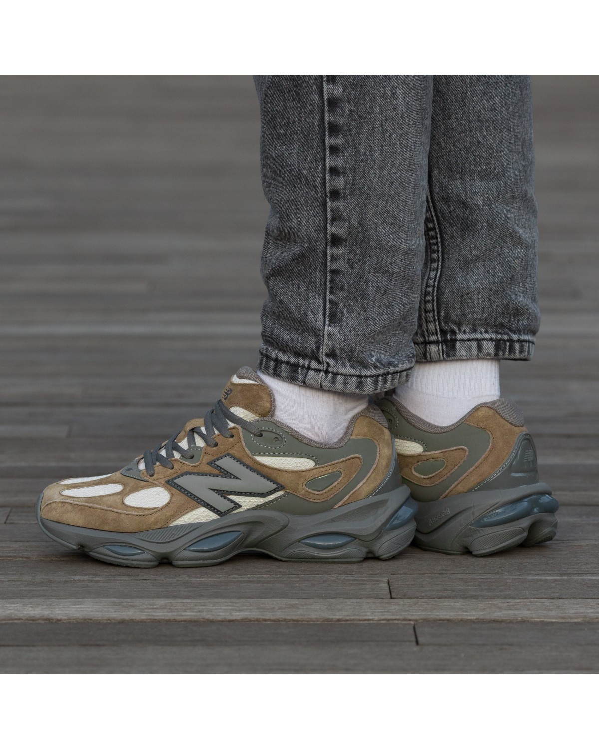 New Balance 983 Brown Haki