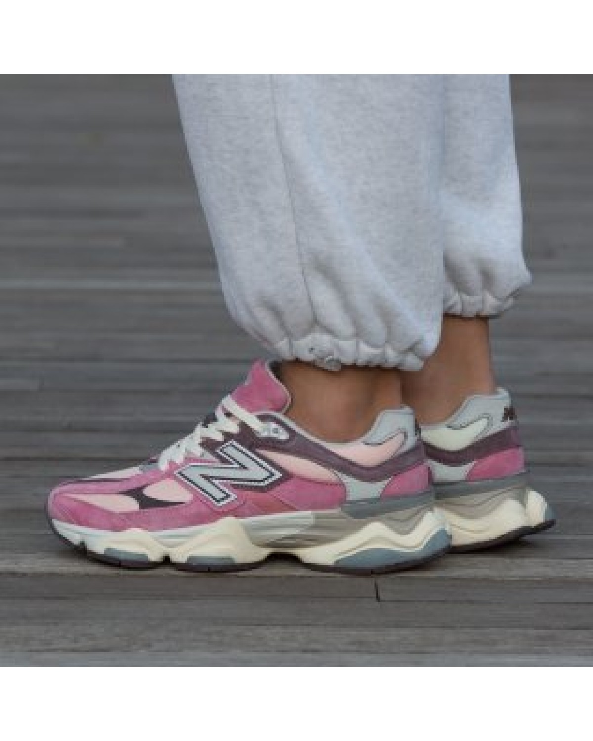 New Balance 9060 Rose