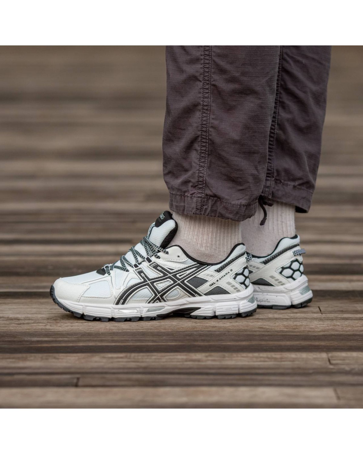 Asics Gel Kahana 8 White Black