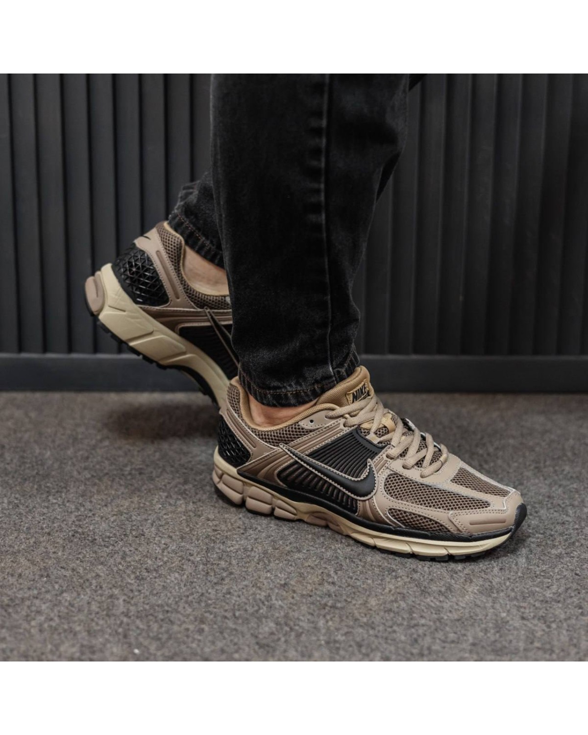 Nike Air Zoom Vomero 5