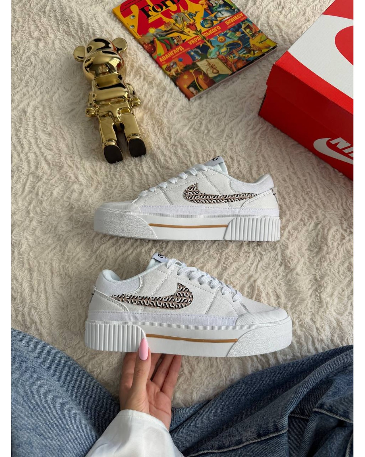 Nike Court Legacy Lift United in Victory Nike Court Legacy Lift United in Victory