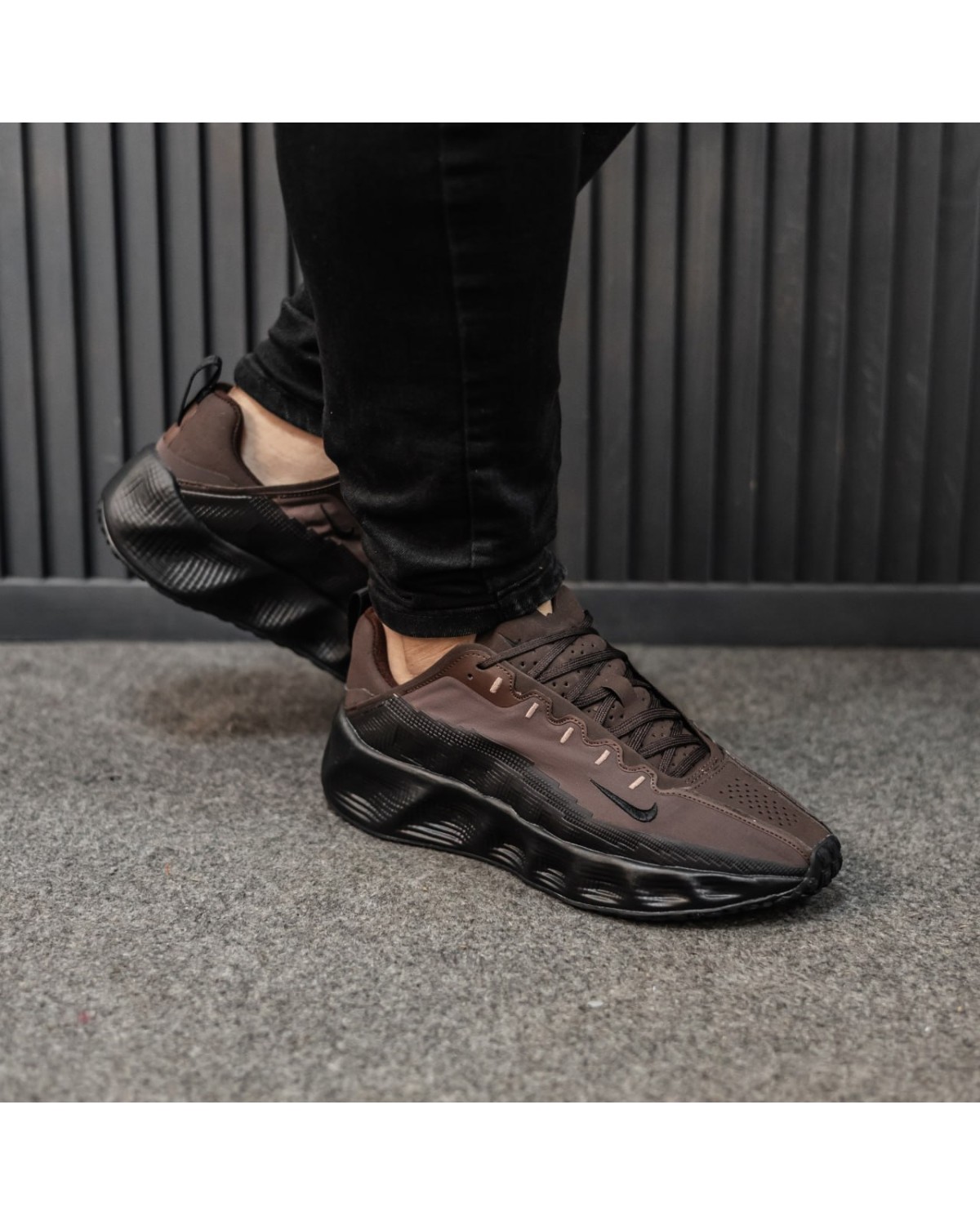 Nike Ava Rover Brown Black