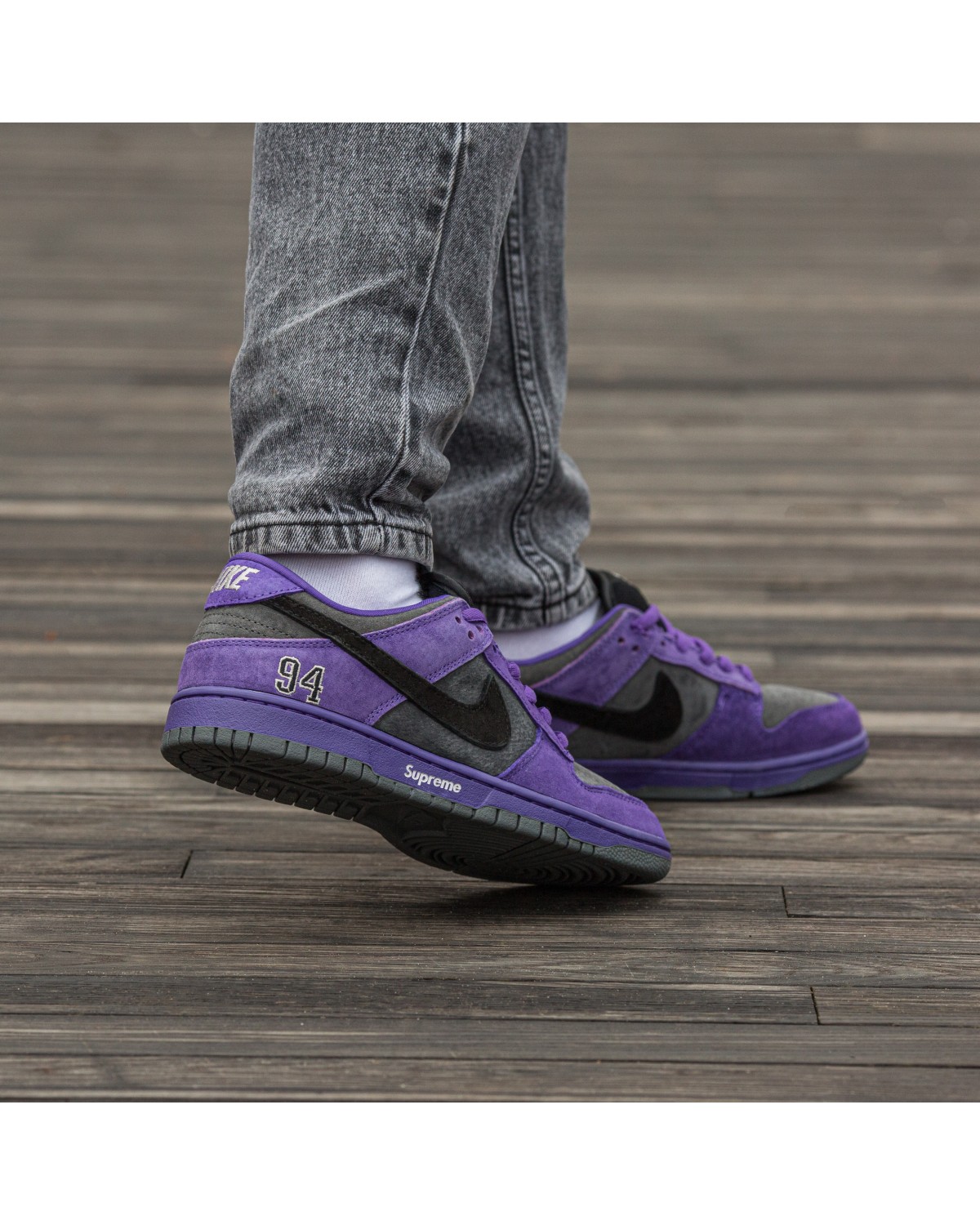 Nike SB Dunk Low x Supreme Purple Nike SB Dunk Low x Supreme Purple