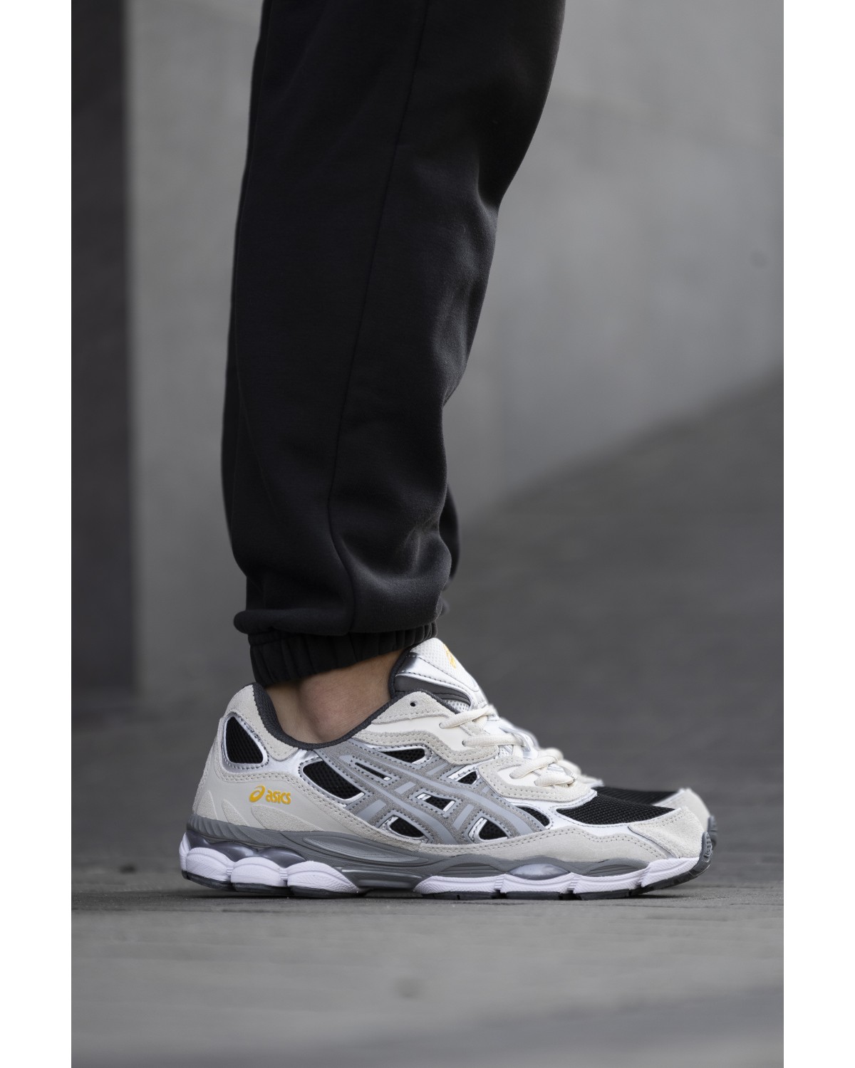 Asics GEL-NYC Beige Gray