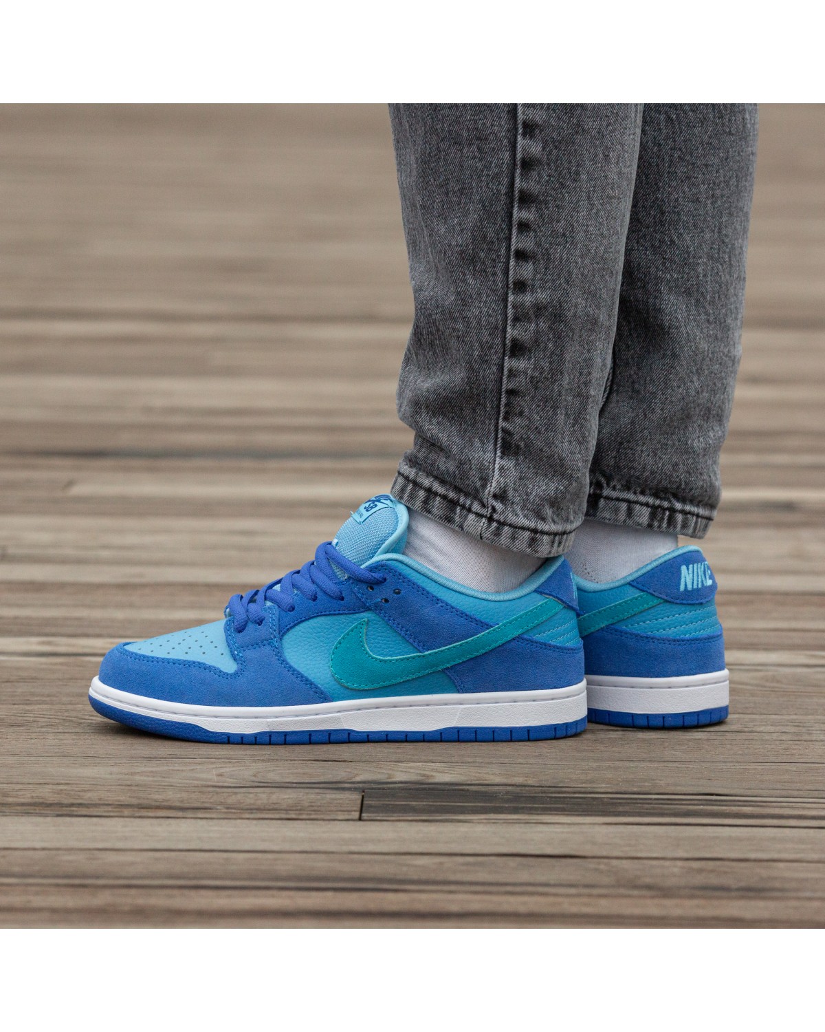 Nike SB Dunk Low Raspberry Blue