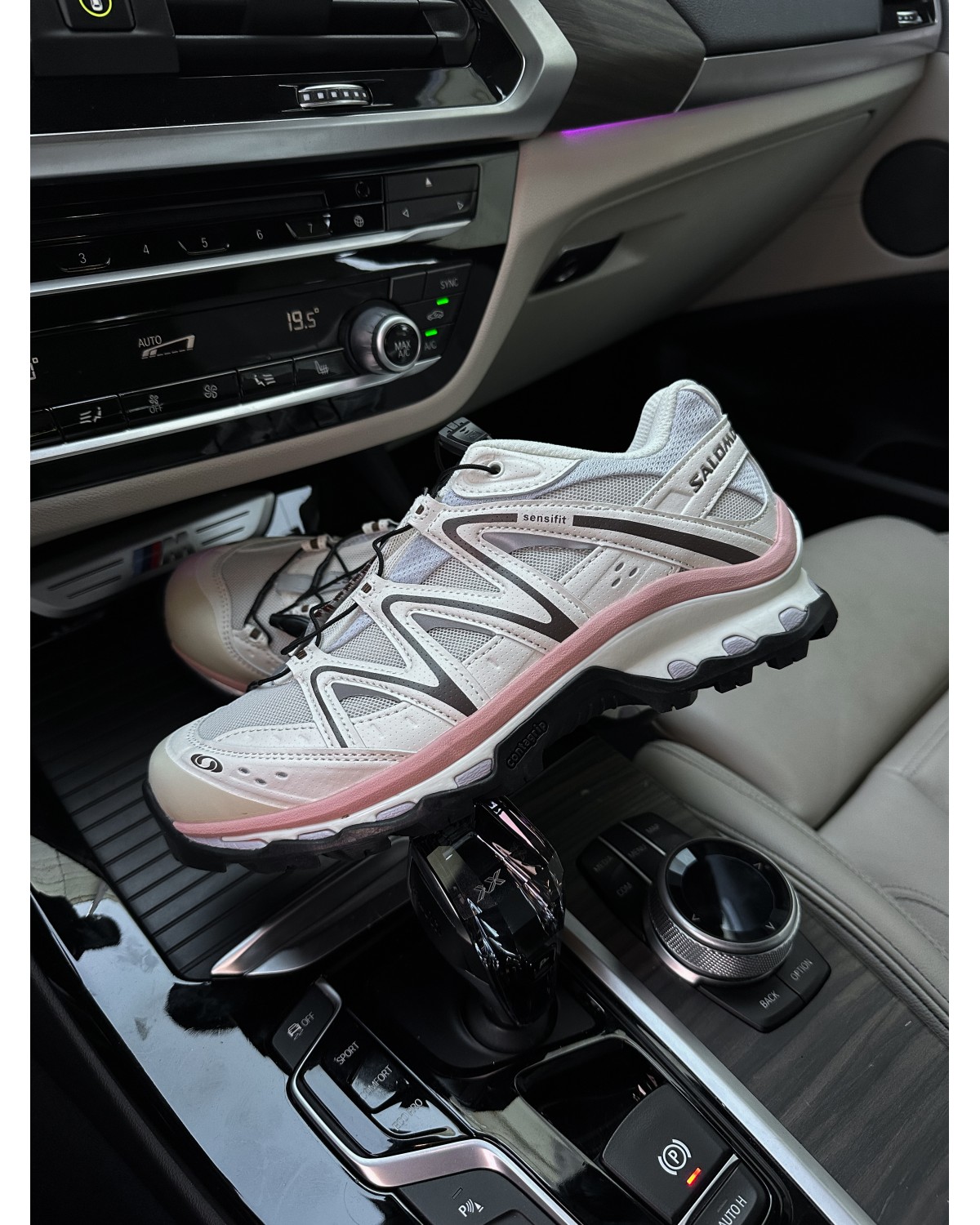 Salomon XT-Quest Beige Pink Blue Black