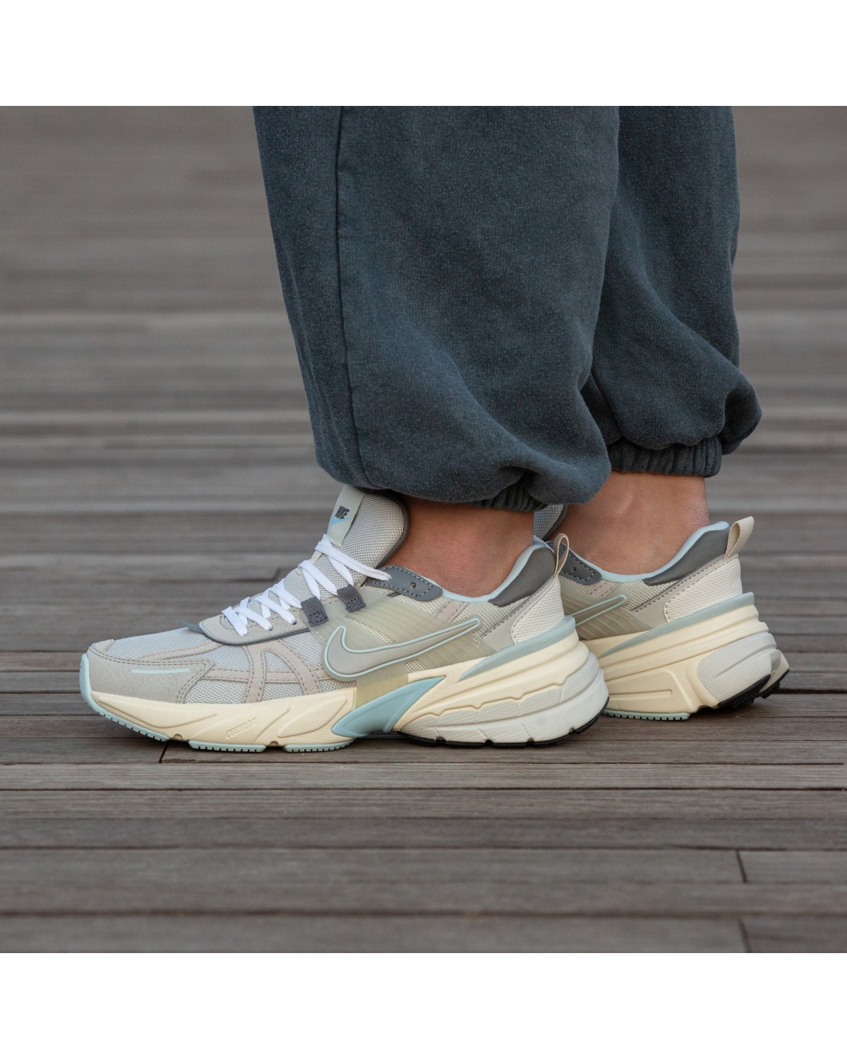 Nike Runtekk Beige Grey Blue