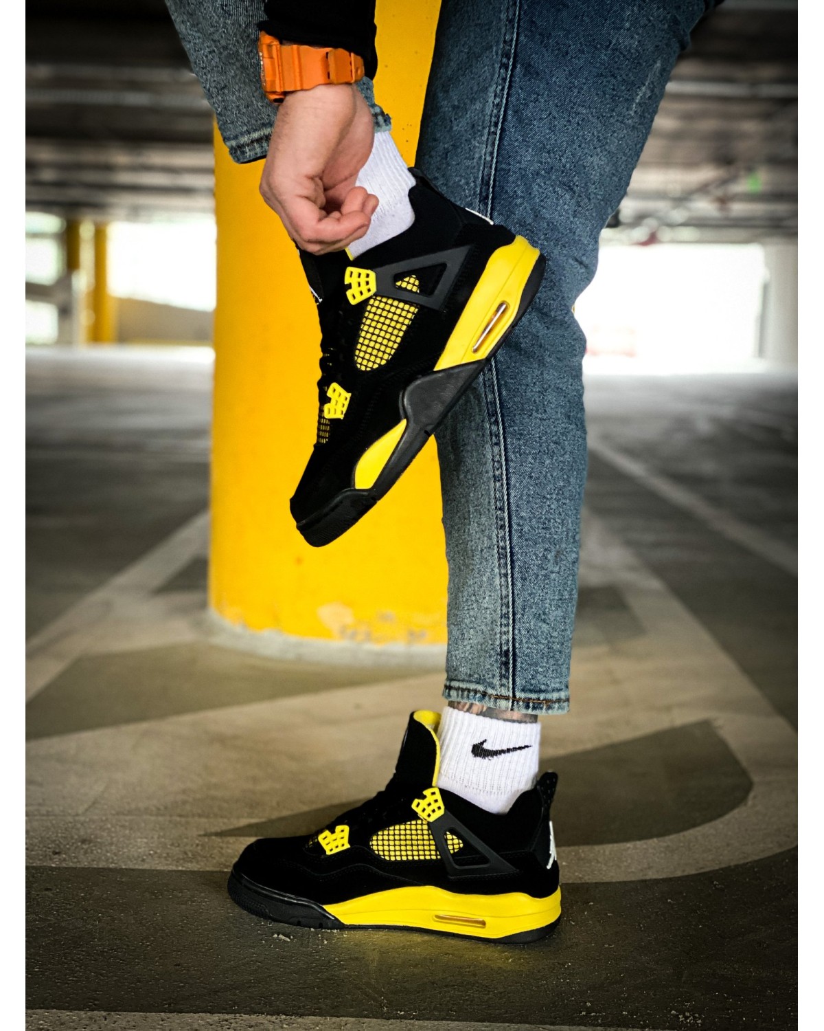Nike Air Jordan 4 Retro Thunder