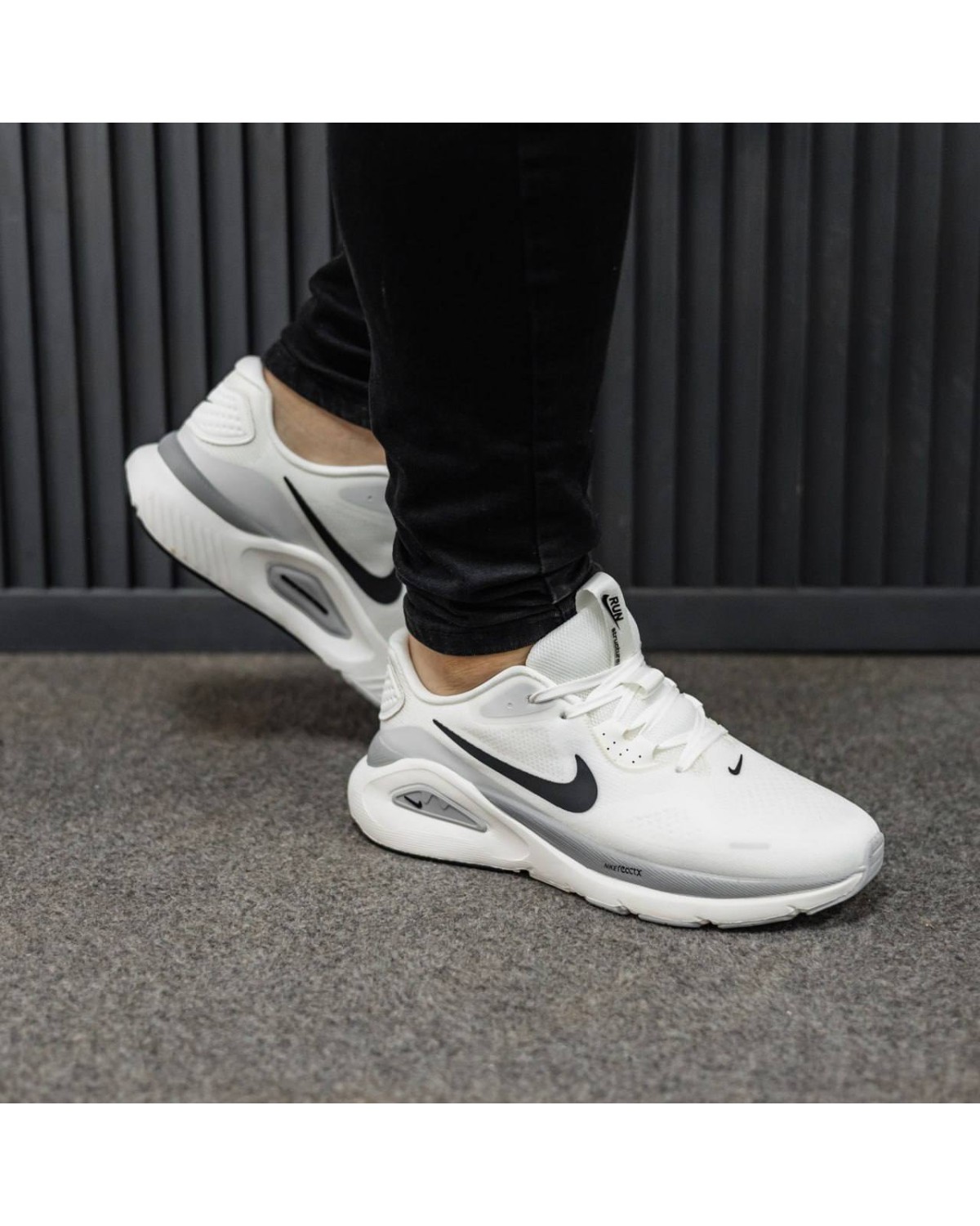 Nike Structure 26