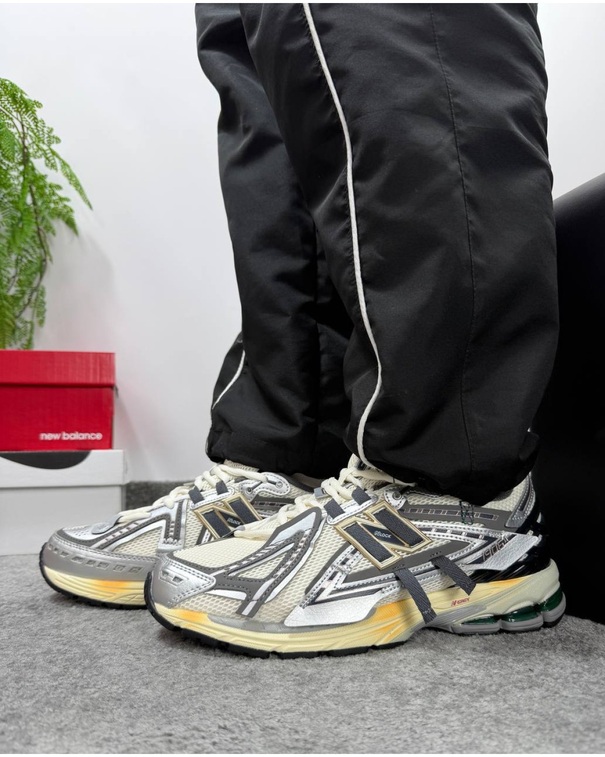 New Balance 1906A Silver Gold Metallic