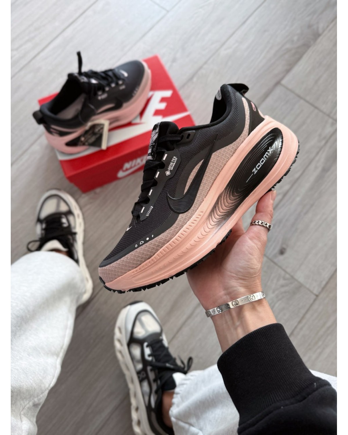 Nike Vomero 18 Gore-Tex Black Black Crimson