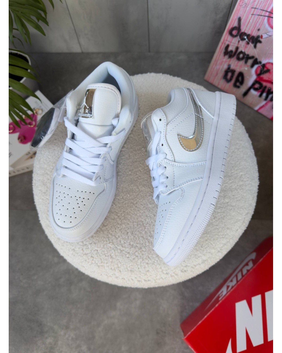 Jordan 1 Low Full White Metallic Silver