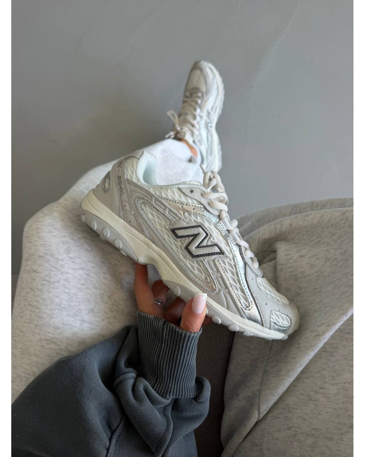 New Balance 204L Light Grey Silver