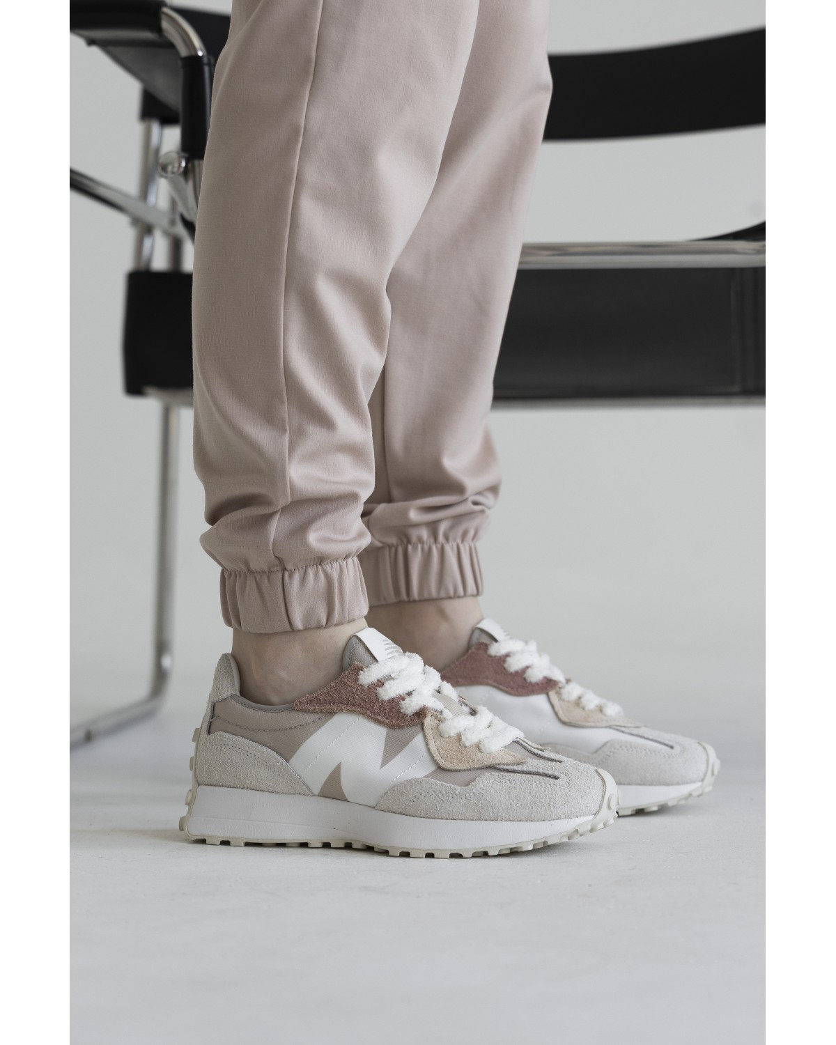 New Balance 327 Beige White