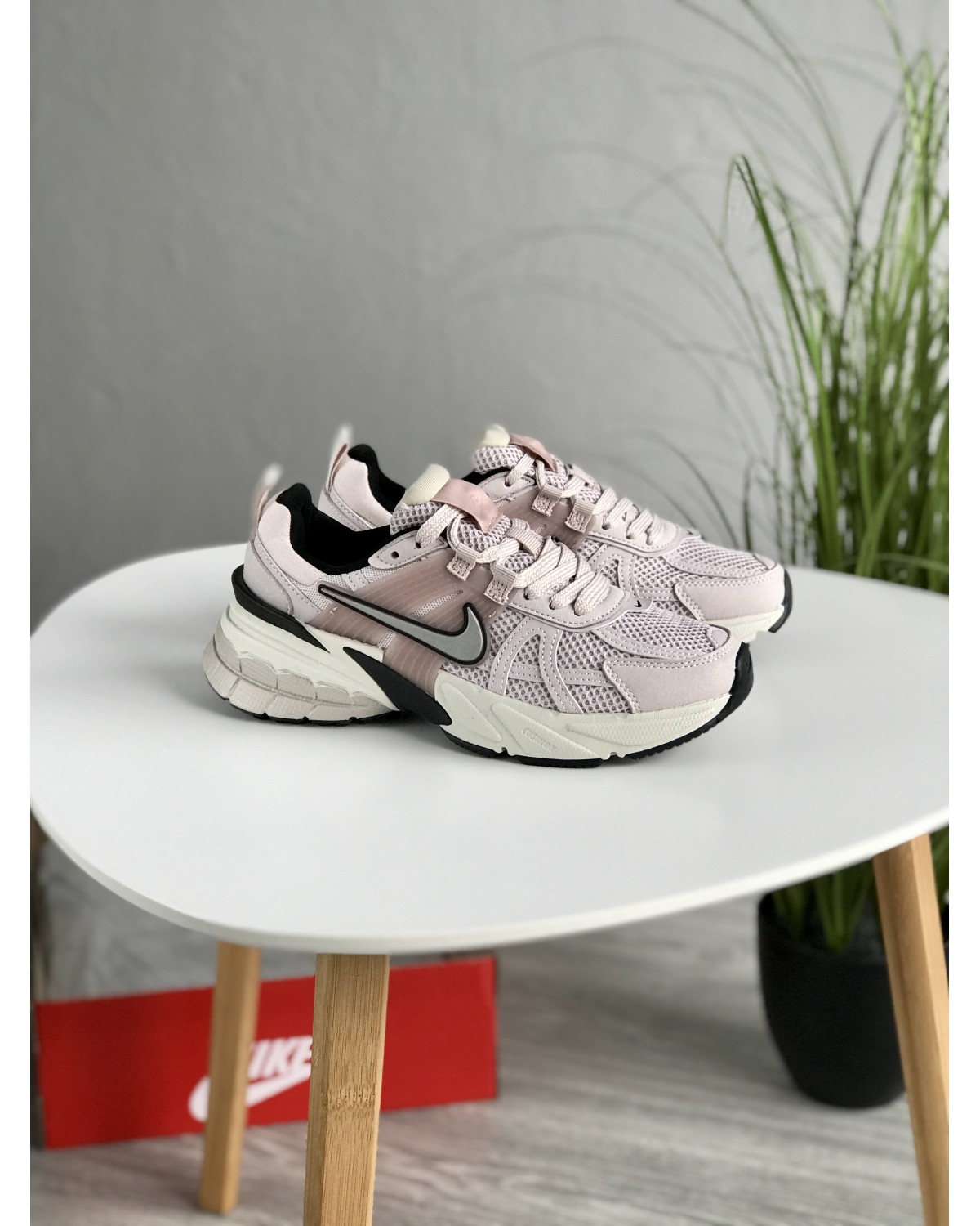 Nike V2K Runtekk Beige