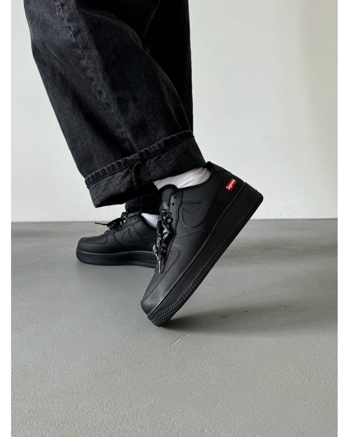 Nike Air Force 1 x Supreme Black Red Nike Air Force 1 x Supreme Black Red