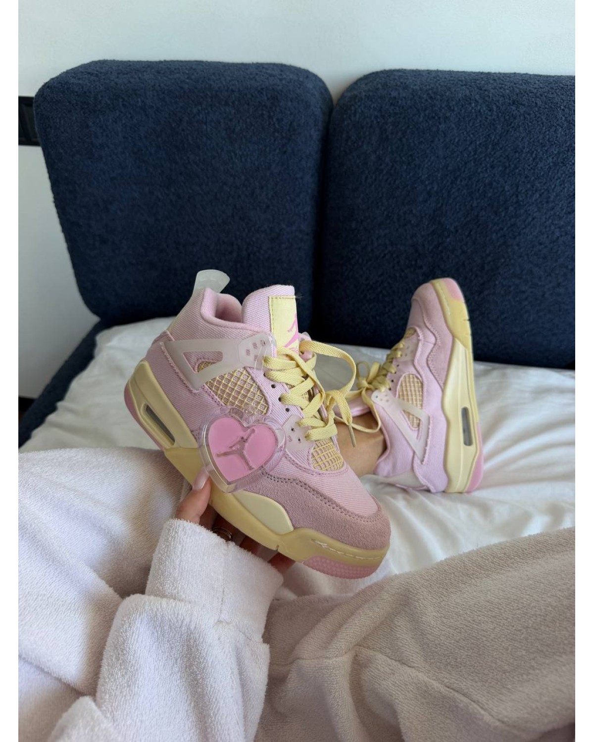 Nike Air Jordan 4 Pearl Pink Iced Carmine
