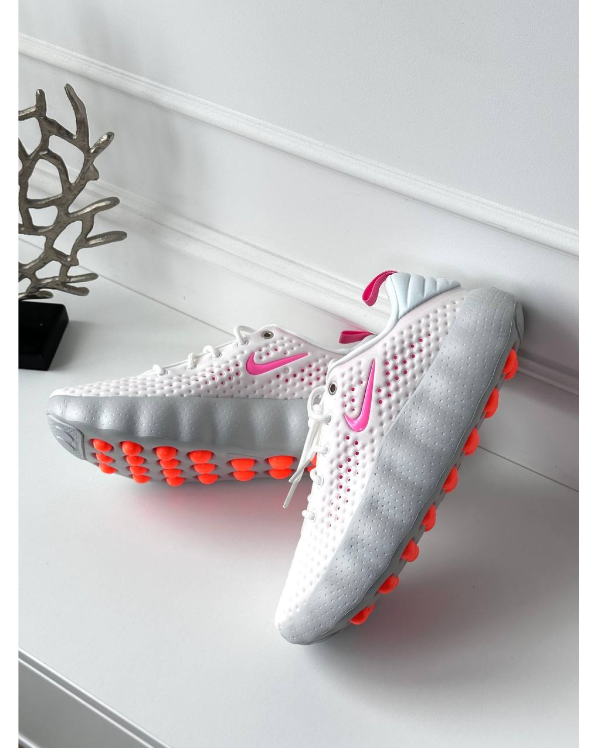 Nike Mind 002 Pink White Nike Mind 002 Pink White