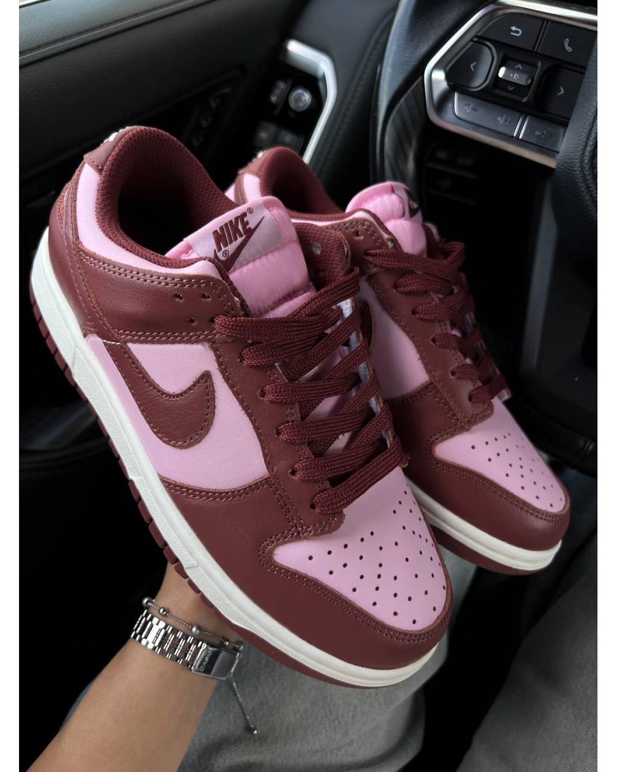 Nike SB Dunk Low