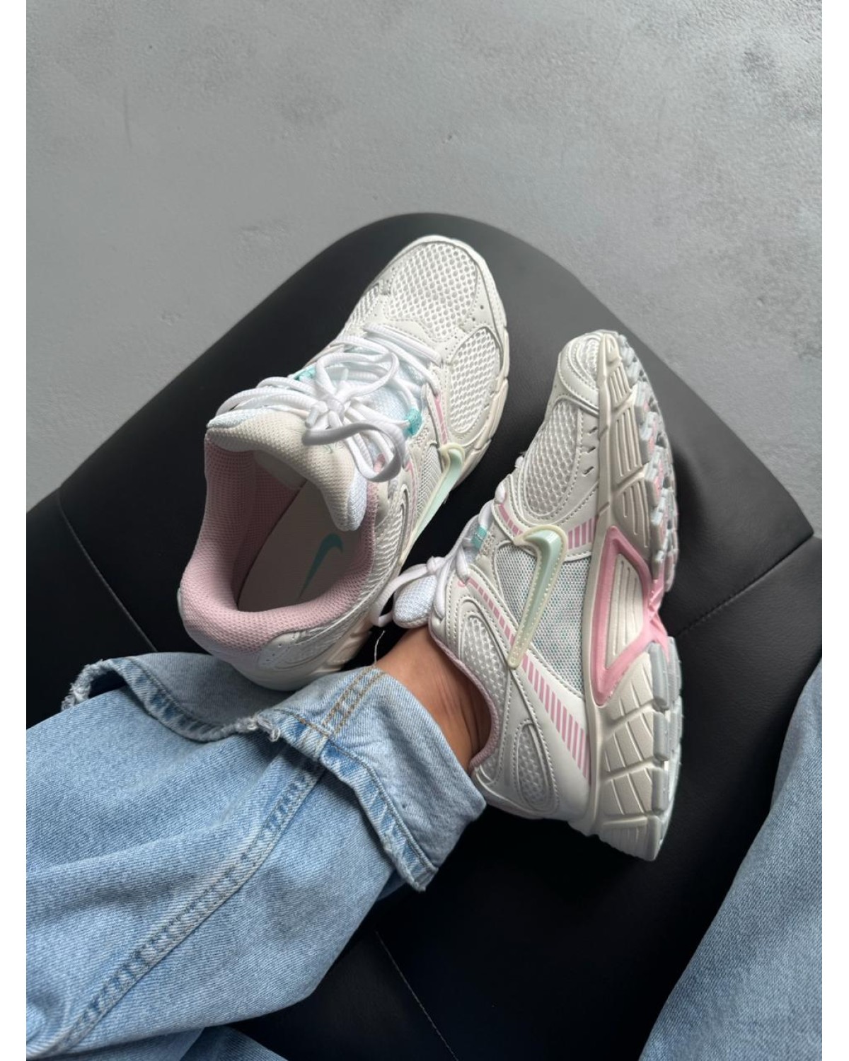 Nike V5 RNR White Pink Blue Nike V5 RNR White Pink Blue