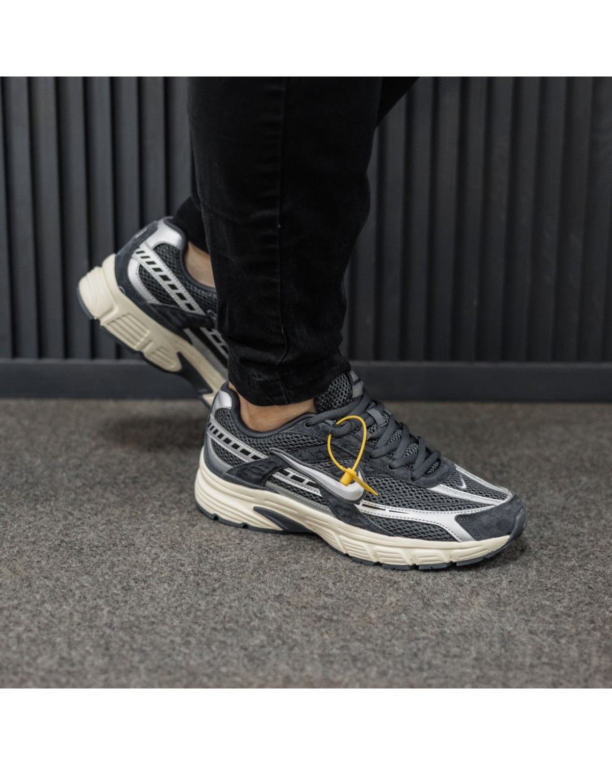 Nike Initiator