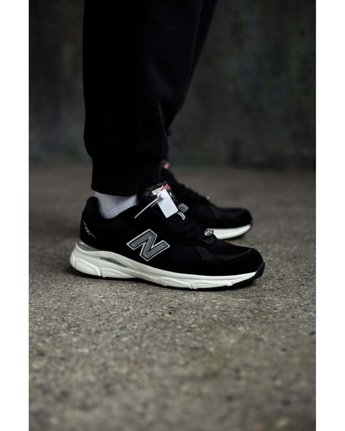 New Balance 990 v3 Black White