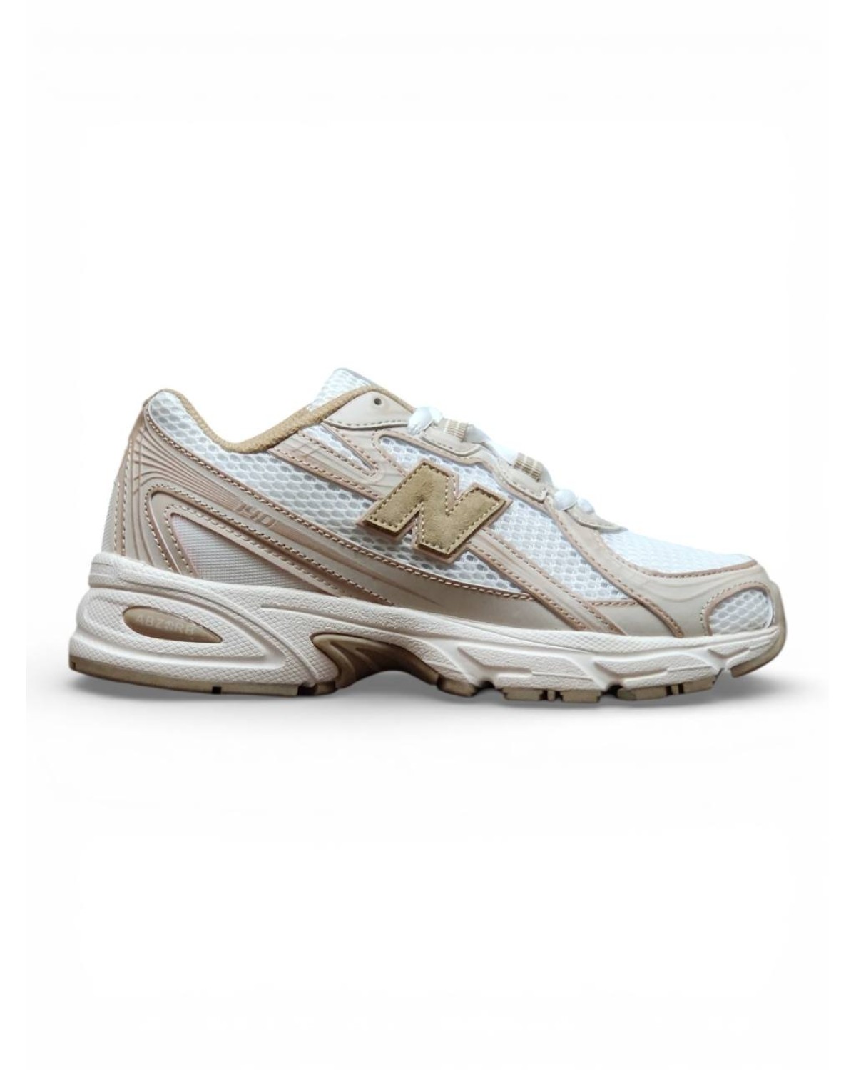 New Balance 740 Beige