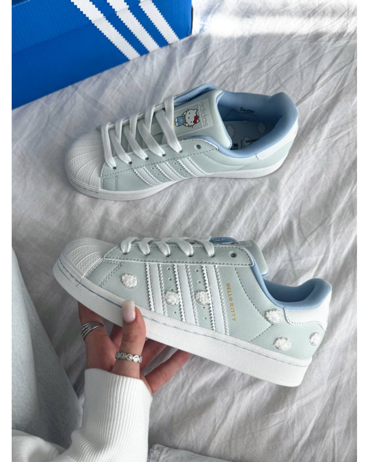 Adidas Superstar Hello Kitty