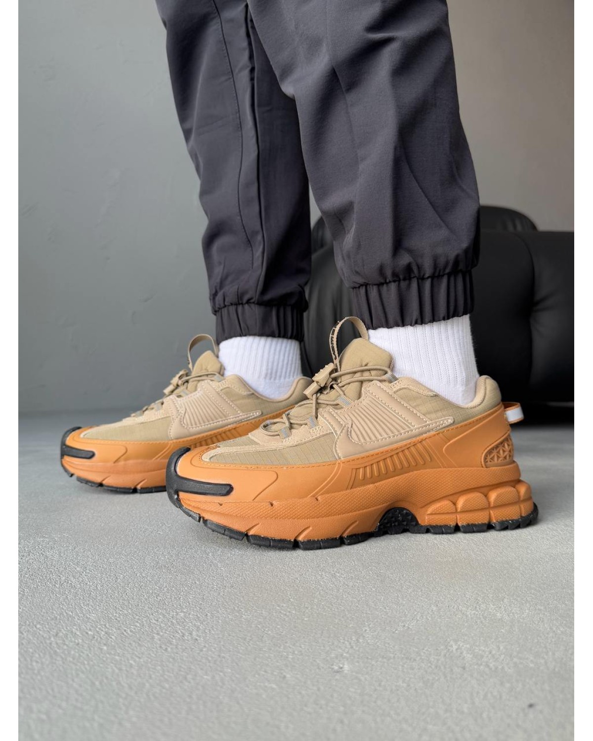 Nike Zoom Vomero Roam Beige